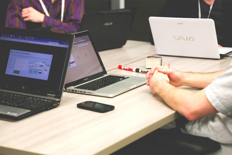 法定代表人姓名寫(xiě)入公司章程，變更法定代表人，需多少股東同意才有效? 